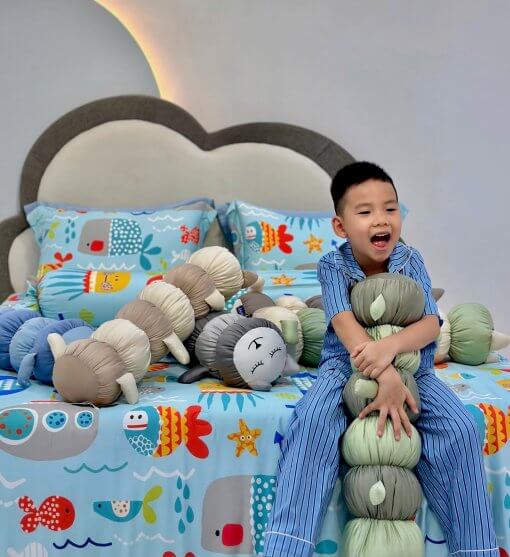 Gối ôm con sâu cho bé - Lullaby Bedding